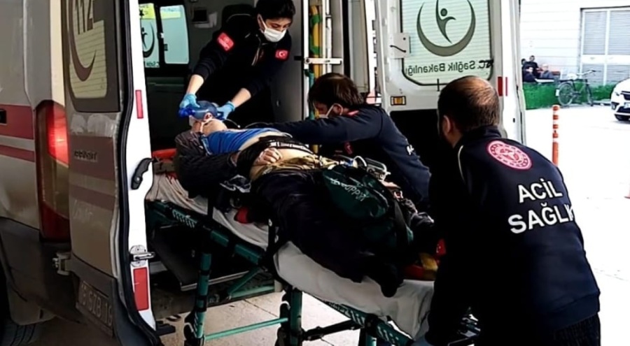 Bursa'da korkunç kaza! Kamyonetle çarpışan motosikletli hayatını kaybetti