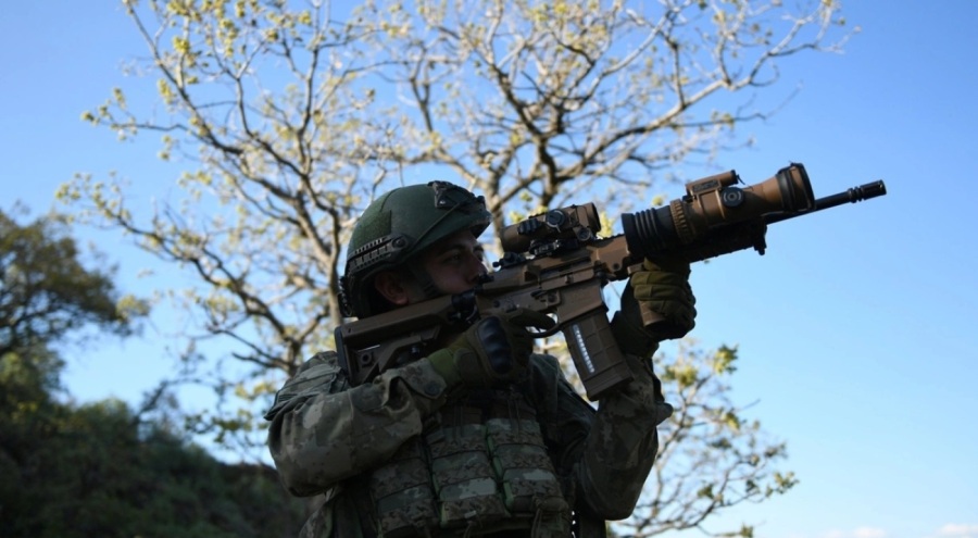 Milli Savunma Bakanlığı: 4 terörist, hudut karakoluna teslim oldu