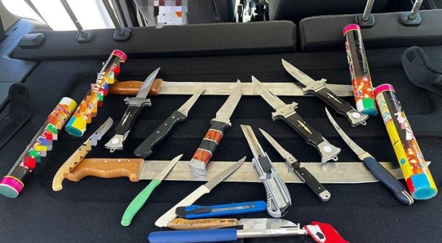 Kayserispor taraftar otobüsünde kesici ve patlayıcı malzeme ele geçirildi