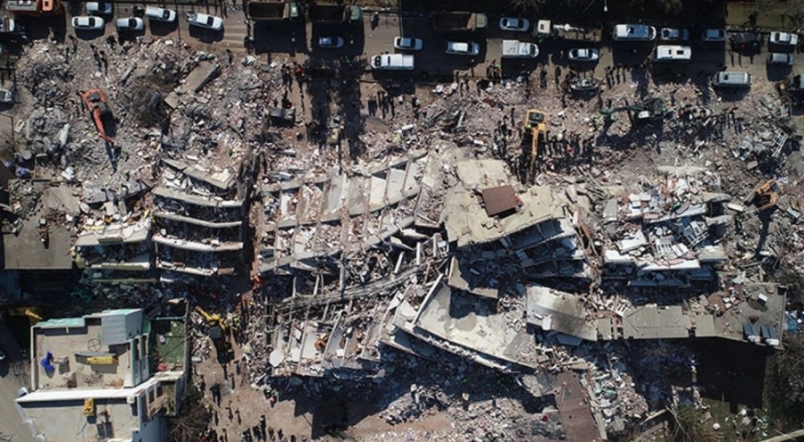 Depremde yıkılan binanın müteahhidi tutuklandı