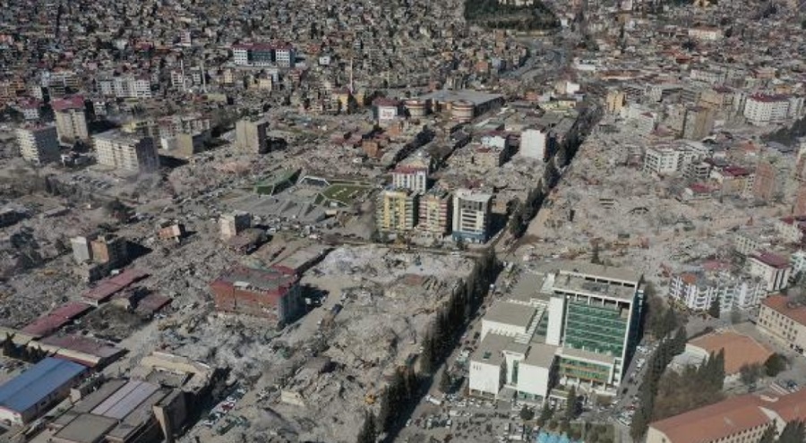 Kahramanmaraş'ta enkaz kaldırma çalışmaları devam ediyor