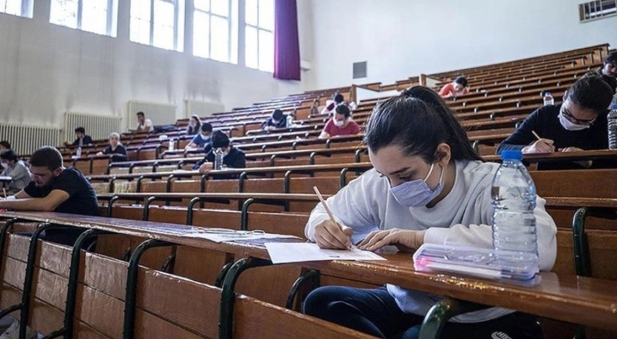 Üniversitelerde hibrit eğitim başladı