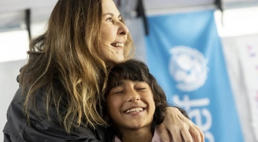 Sanatçı Nilüfer Hataylı depremzede çocukları ziyaret etti