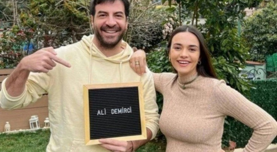 Hande Soral oğlunun yüzünü ilk kez gösterdi