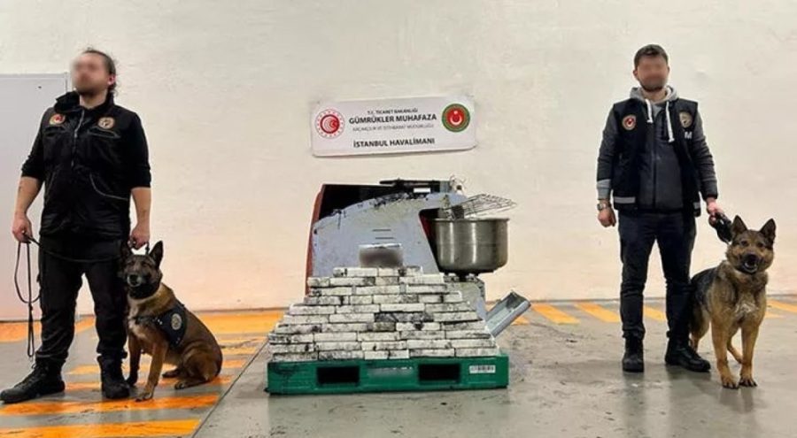 Hamur makinesinin içinden kokain çıktı