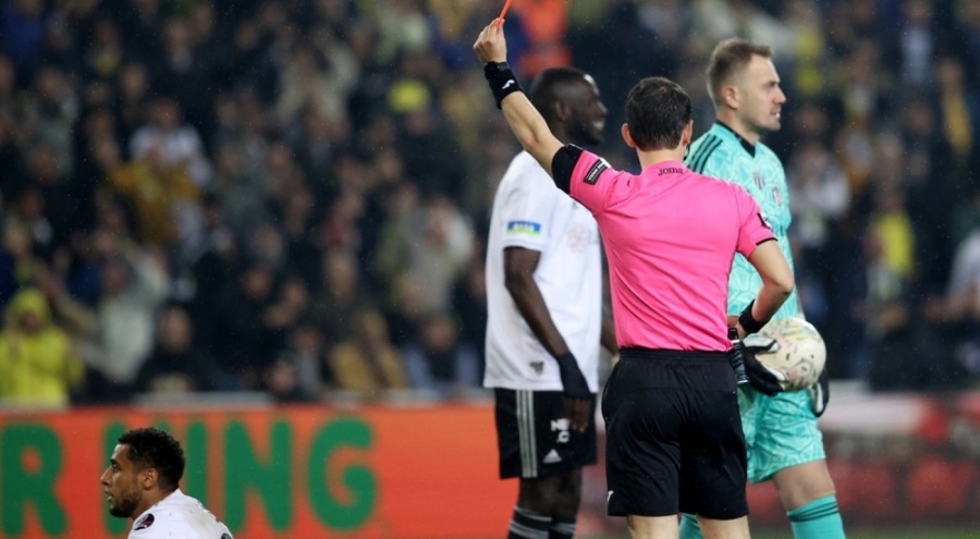 Beşiktaş: Fenerbahçe Beşiktaş maçının VAR kayıtları açıklansın!