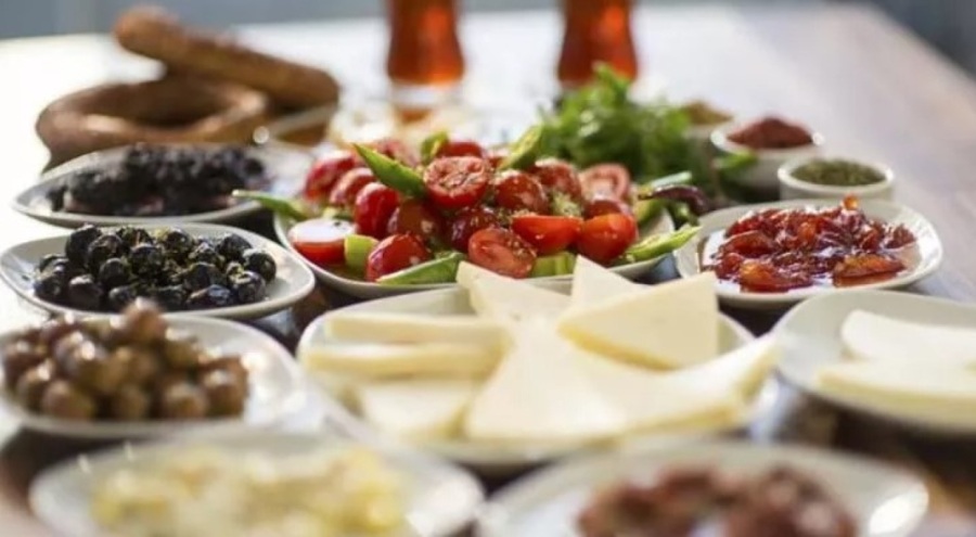 Orucunuzu su veya hurma ile açın