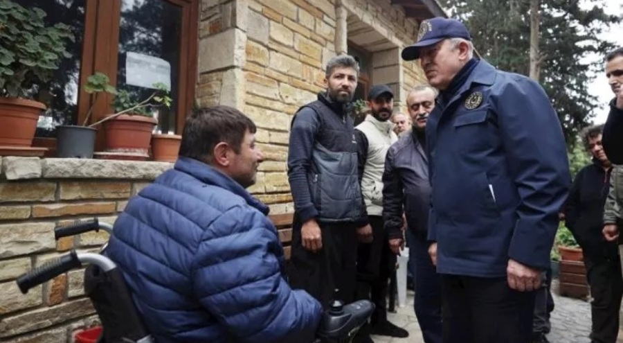 Bakan Akar, Hatay'daki Ermeni mahallesini ziyaret etti