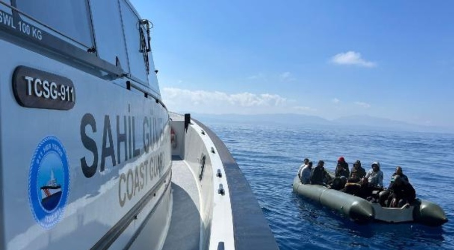 İzmir'de 85 düzensiz göçmen kurtarıldı