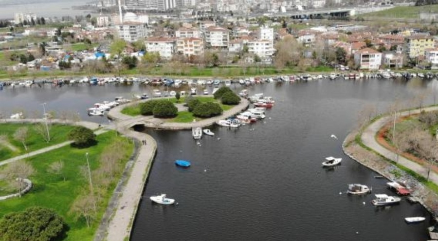 Menekşe Deresi'nin rengi  kahverengiye dönüştü