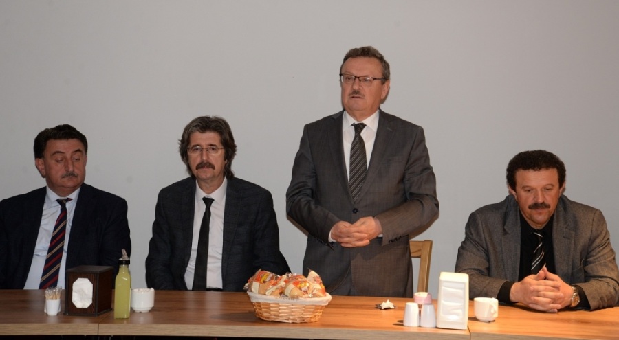 Bursa Uludağ Üniversitesi yöneticileri depremzedelerle iftar yaptı