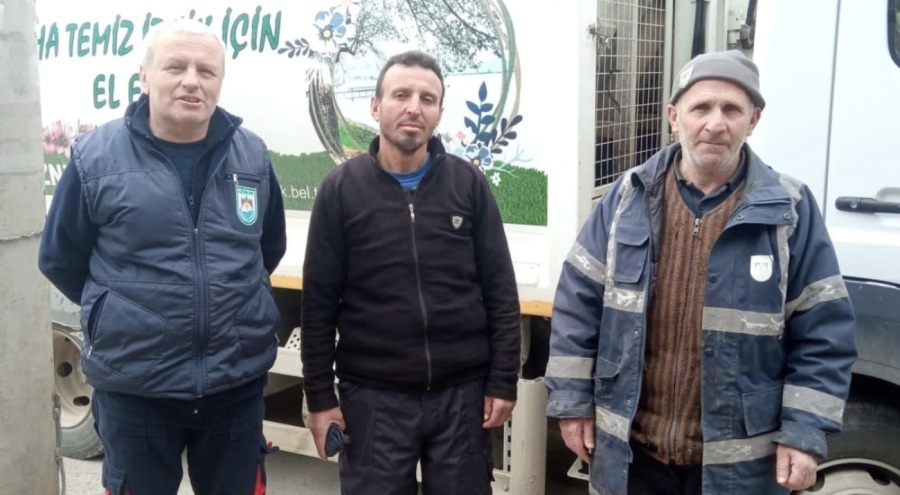 Bursa İznik'te çöp konteynırında içi para dolu paket bulundu