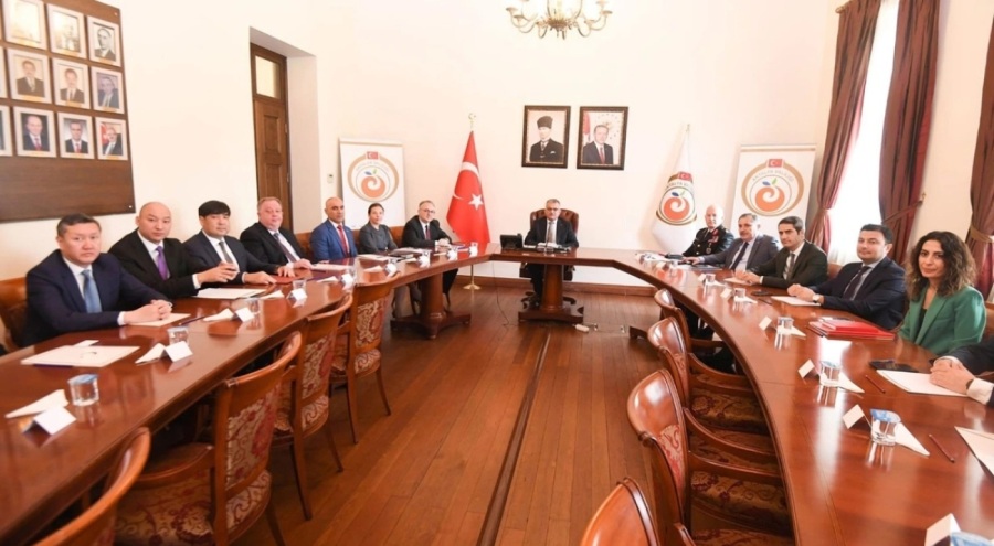 Antalya Valisi Yazıcı: Antalya halkı yabancılarla yaşamaya alışık