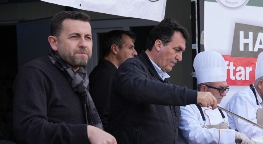 Bursa Osmangazi Belediyesi,  iftar ve sahur sofrasında depremzedelerle buluşuyor