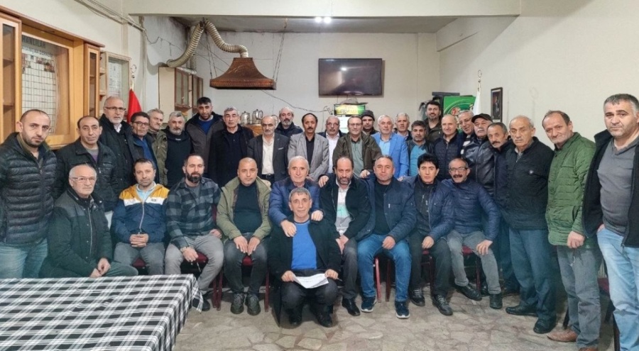 Bursa'da Ardahanlılar Hikmet Topçu'yu yeniden başkanlığa seçti