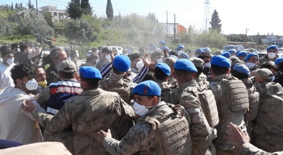 Hatay'da moloz eylemine jandarmadan müdahale