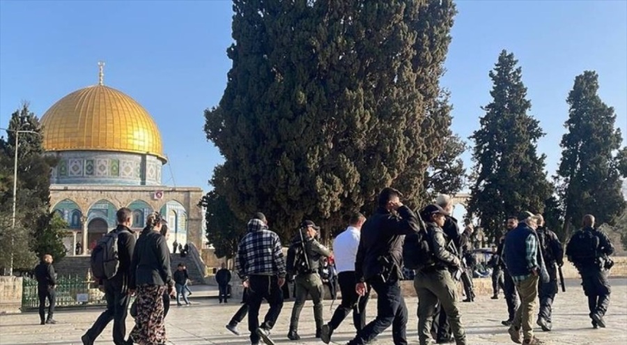 Yahudi yerleşimciler Mescid-i Aksa'ya baskın yaptı