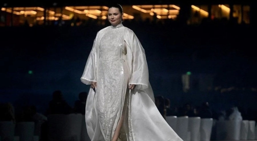 Ünlü model Adriana Lima yeniden Victoria's Secret meleği oldu