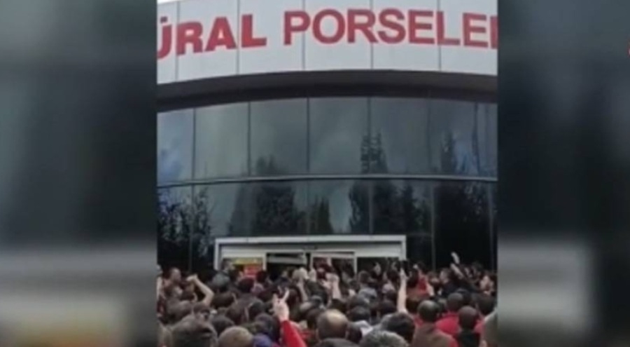 Güral Porselen çalışanları, iş bıraktı