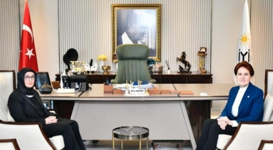 Akşener, Sinan Ateş'in eşiyle bir araya geldi