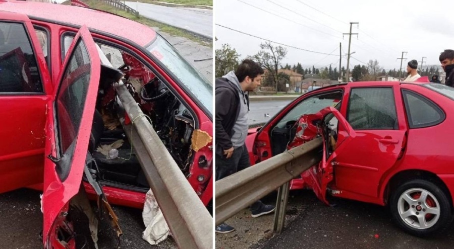 Silivri'de kaza: Araç bariyere saplandı