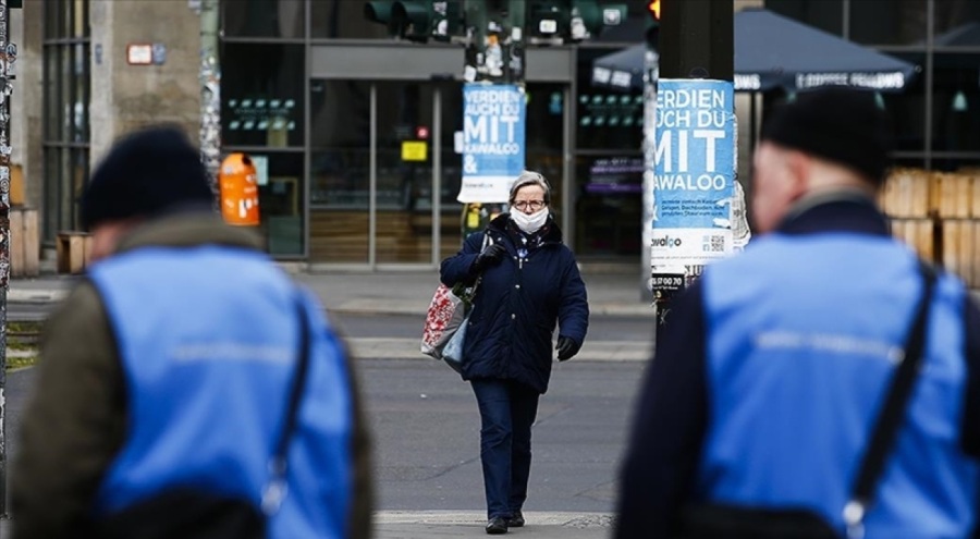 Almanya'da maske zorunluluğu tamamen sona erecek