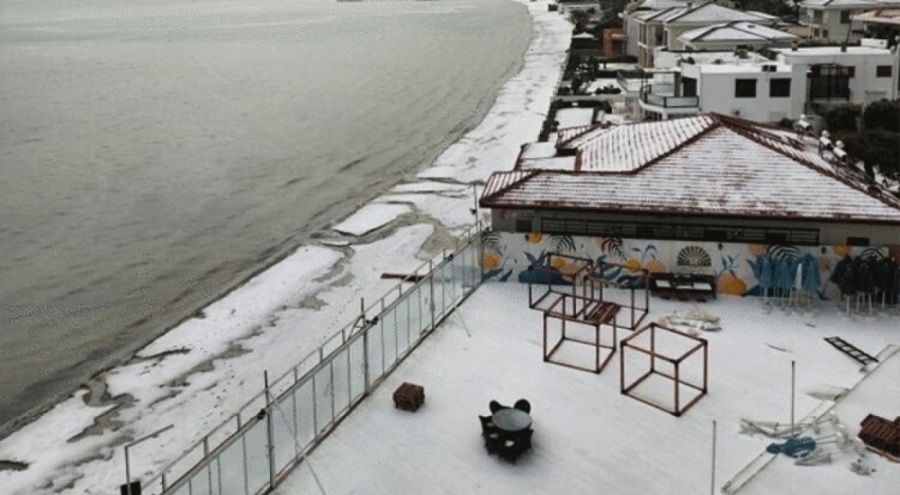 Çeşme'ye dolu yağdı!