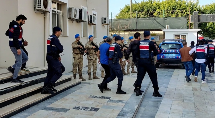 Mersin'de Kökünü Kurutma Operasyonu: 60 gözaltı