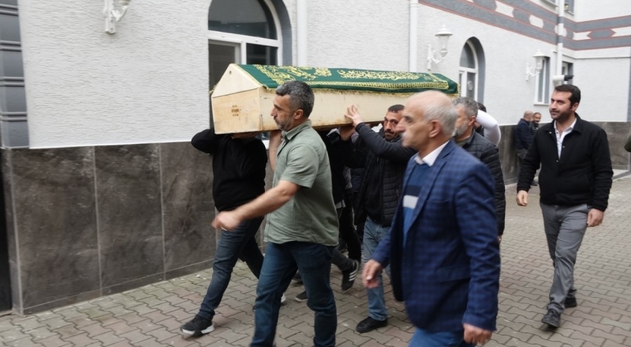 Bursa'da minibüsün çarpmasıyla ölen İnci Su toprağa verildi