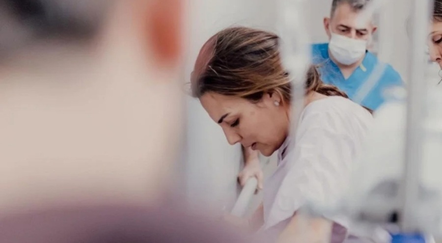 Burcu Kara doğum anlarını hayranlarıyla paylaştı