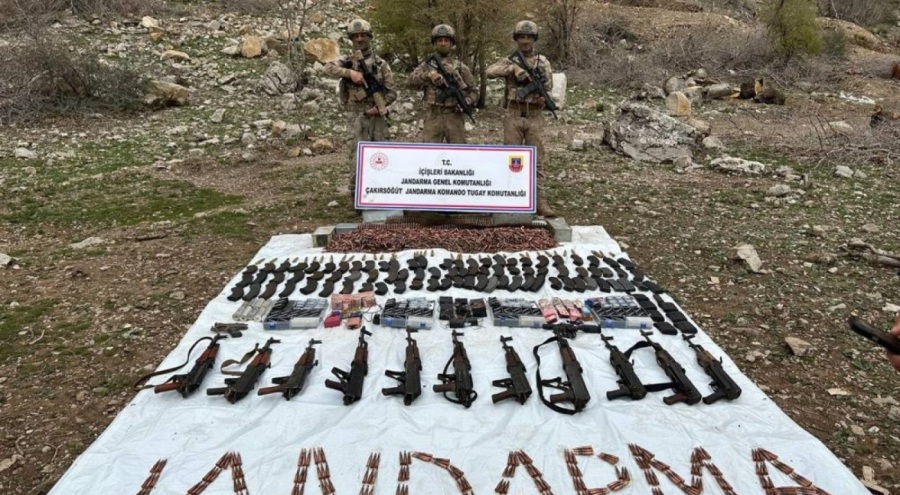 Şırnak'ta terör örgütüne ait silah deposu imha edildi