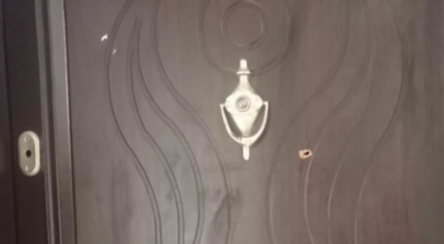 İzmir'de komşusunu başından vurdu