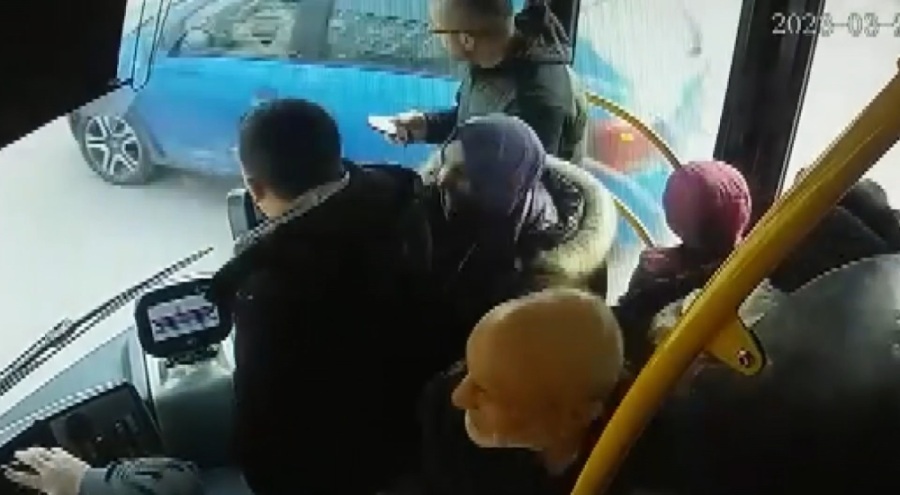Bursa'da sürücülerin dikkatsizliği kazaya sebep oldu