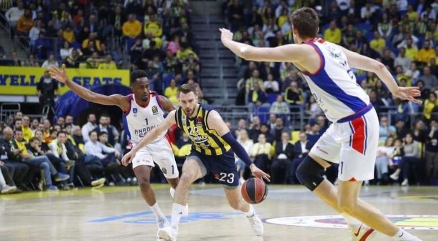 Türk derbisinde kazanan Fenerbahçe Beko oldu