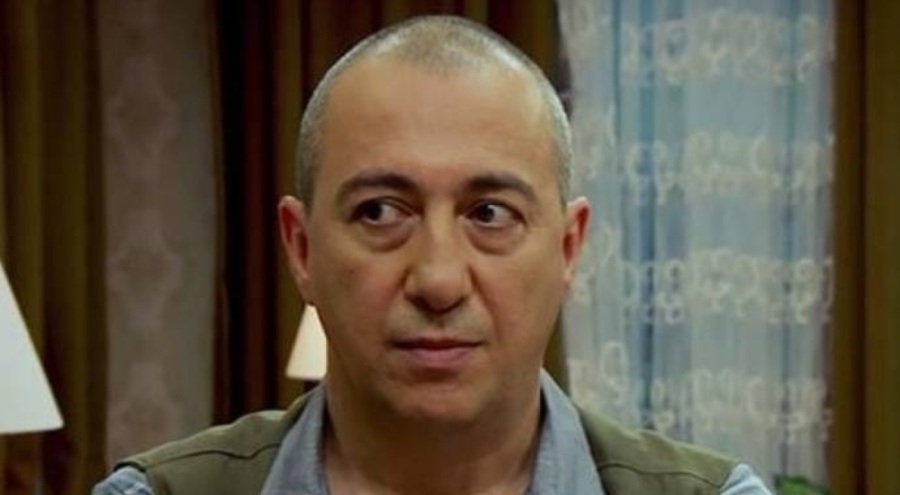 Oyuncu Şehsuvar Aktaş'ın babası ve üvey annesi yangında öldü