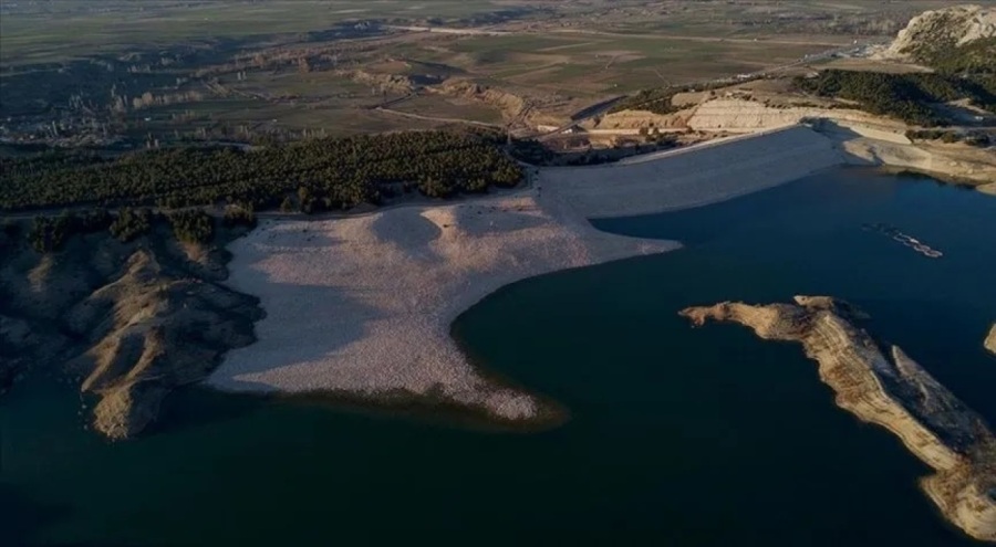 Burdur'da araç, halı, kaldırım yıkamak, bahçe ve tarla sulamak yasaklandı