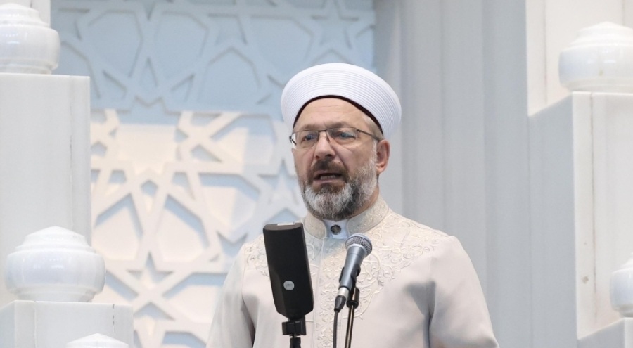 Diyanet İşleri Başkanı Erbaş cuma namazı kıldırdı