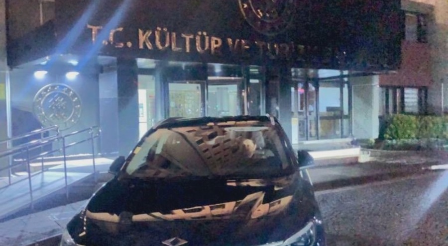 Bakan Ersoy, Togg'u teslim alan bakanlar listesine katıldı