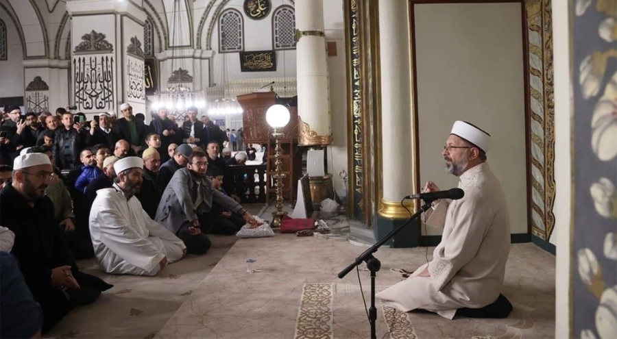 Diyanet İşleri Başkanı Erbaş Bursa'da teravih namazı kıldırdı
