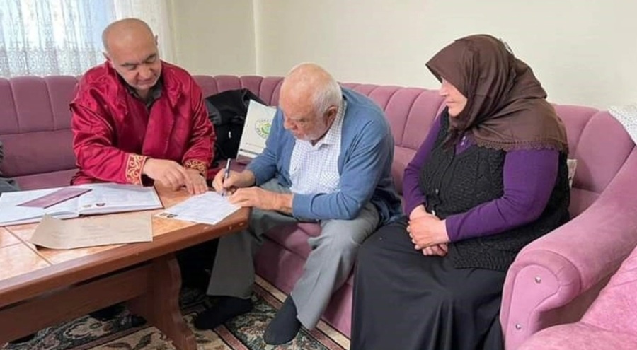 3 günlük evli yaşlı çifti, kopan  asansör halatı ayırdı