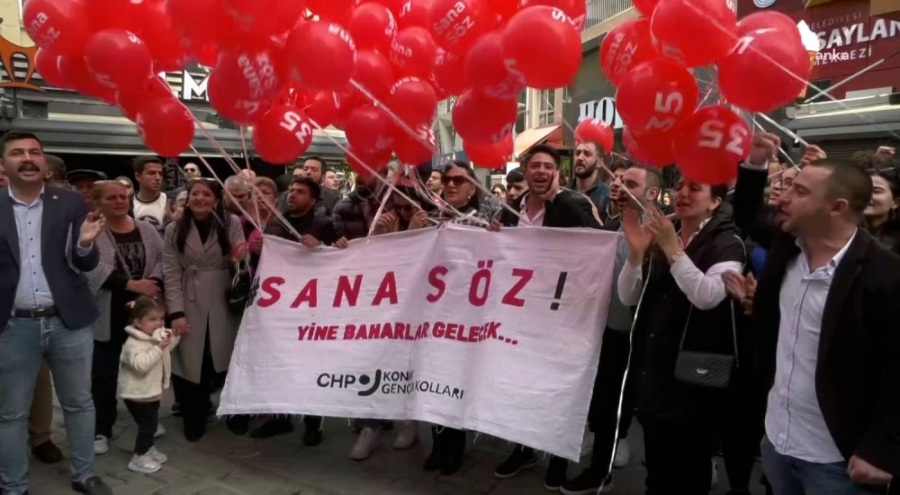 CHP'li gençlerden eylem: 15 Mayıs sabahı 'Günaydın Yaşamak' diye haykıracağız hep birlikte