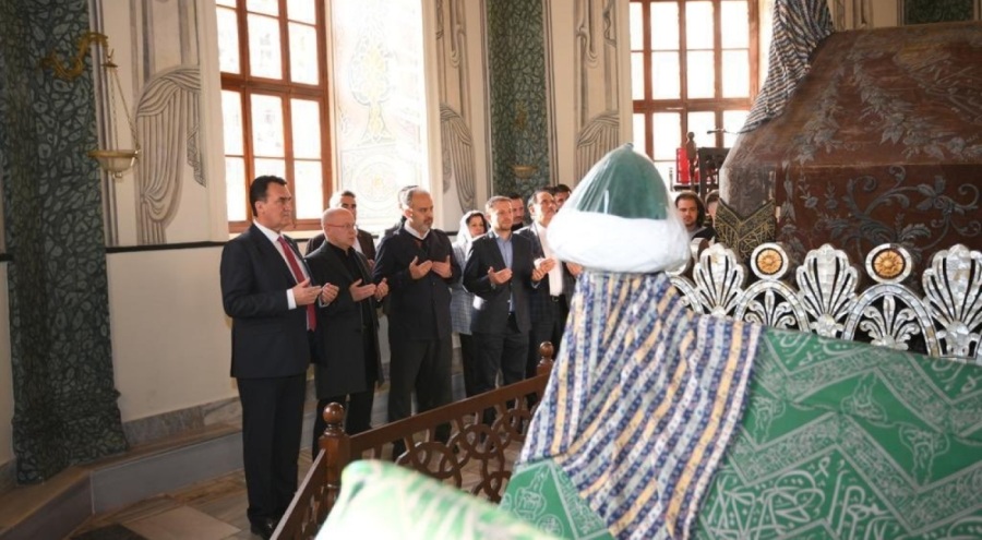 Bursa'nın fethi binlerce kişiyle beraber "Fetih Yürüyüşü" ile kutlandı