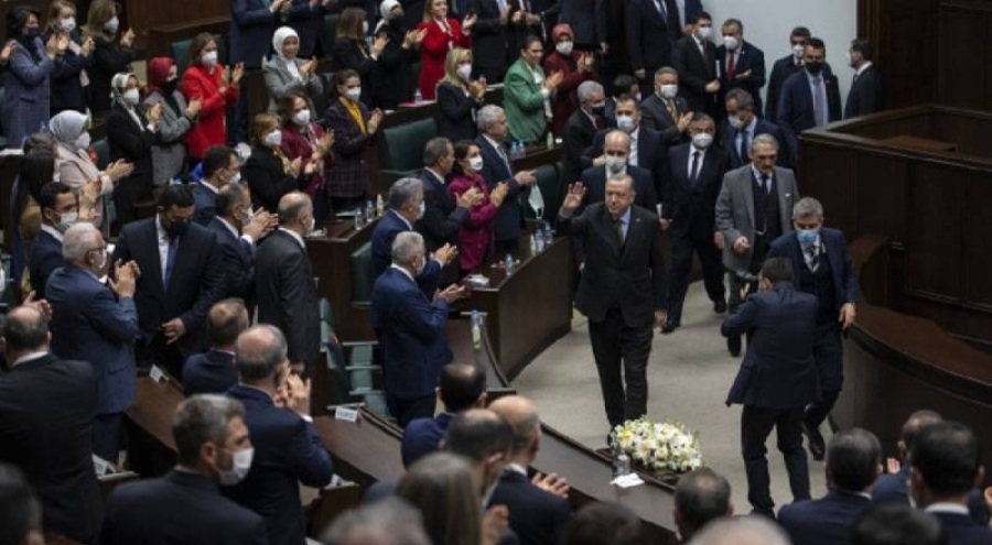 Üç dönem kuralı uygulandı: AK Parti'de 196 vekil liste dışı!