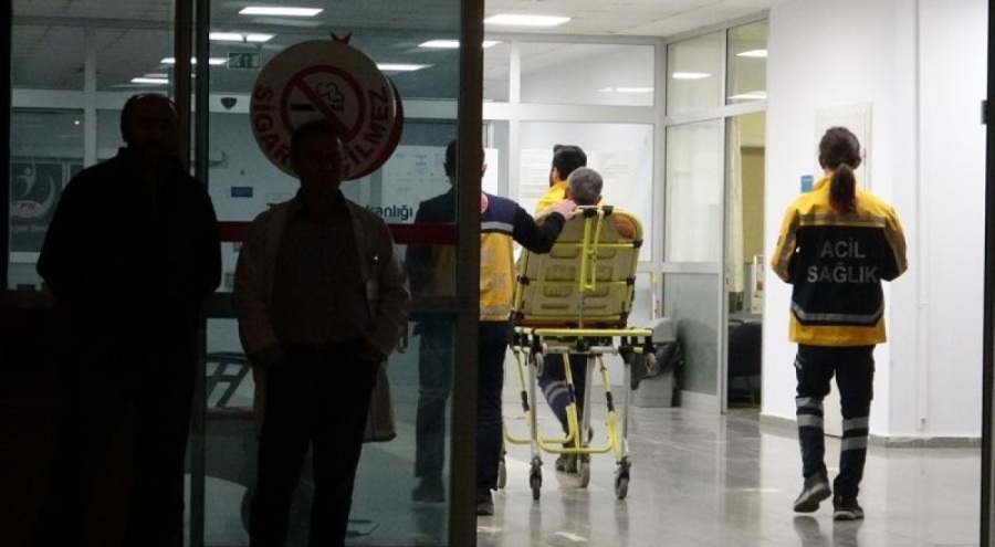 Camiden çıkanlara kurşun yağdı: 6 yaralı