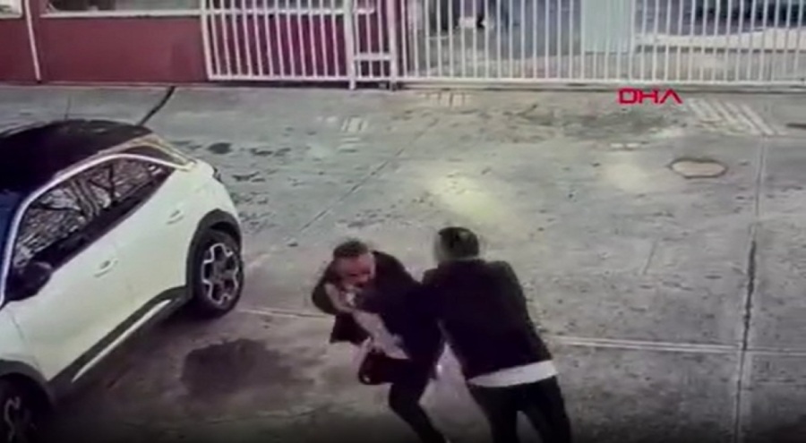 Otizmli çocuktan rahatsız olunca, ailesine saldırdı