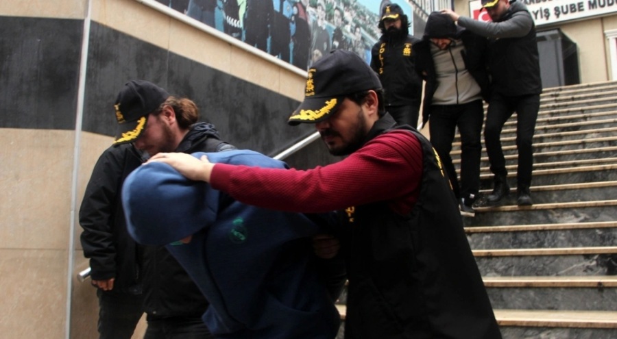 CHP İl binasına saldırıya ilişkin gözaltına alınanlar adliyeye sevk edildi