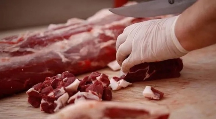 Sivas'ta ucuz et kuyruğu! Vatandaşlar sabahın erken saatlerinde sıraya girdi