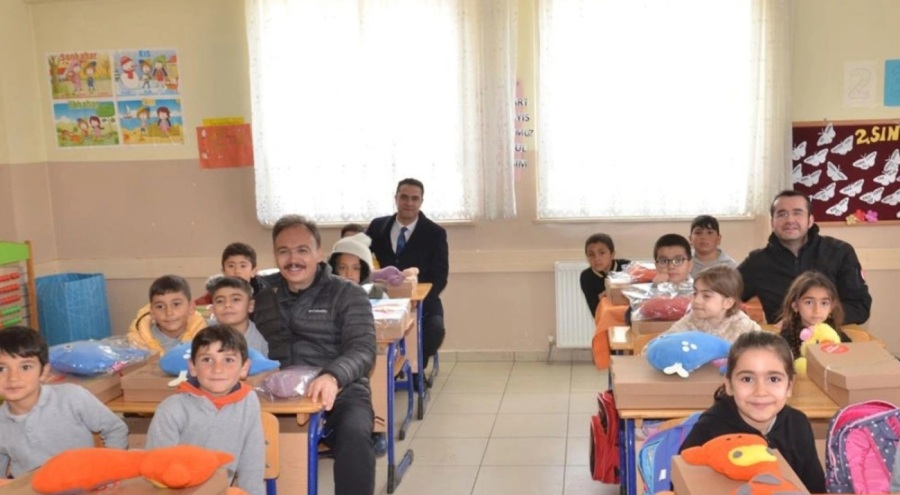 Elbistan'da depremden 64 gün sonra ilk ders zili çaldı