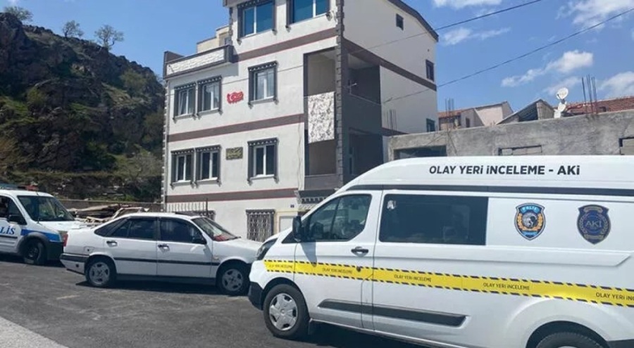 İki çocuk annesi kadın evinde ölü bulundu