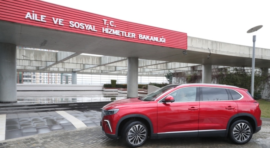 Bakan Yanık Togg'u test etti